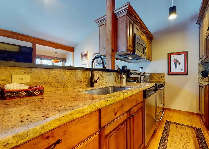621 Tamarack